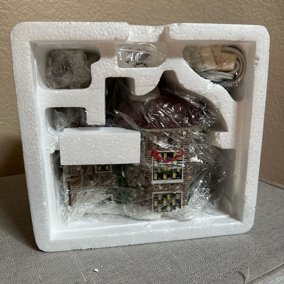 Department 56 Hop Castle Folly - Picture 4 of 4
